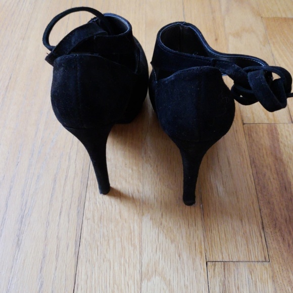 Boots - Picture 2 of 4